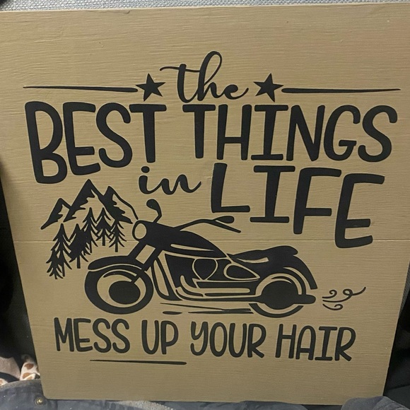 NWT…custom made sign that says the best things in life mess up your hair…. - Picture 2 of 3